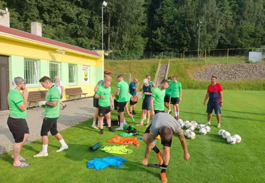 A - tým vstoupil do přípravy
